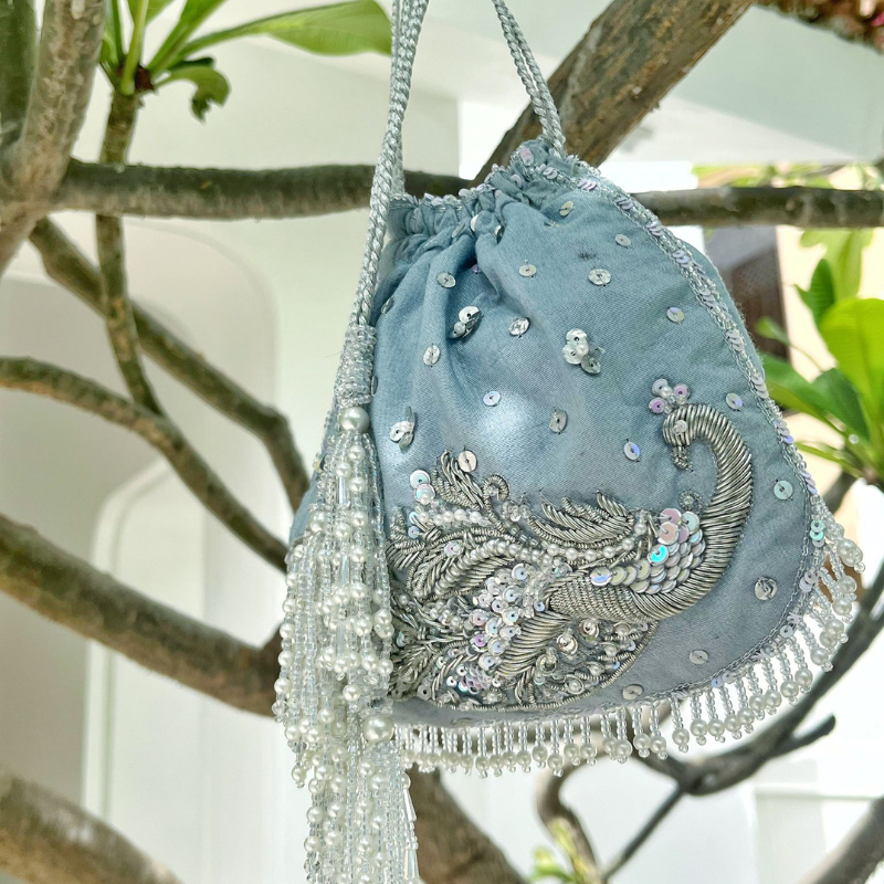 Aasmani Mor Bridal batwa bag (2)